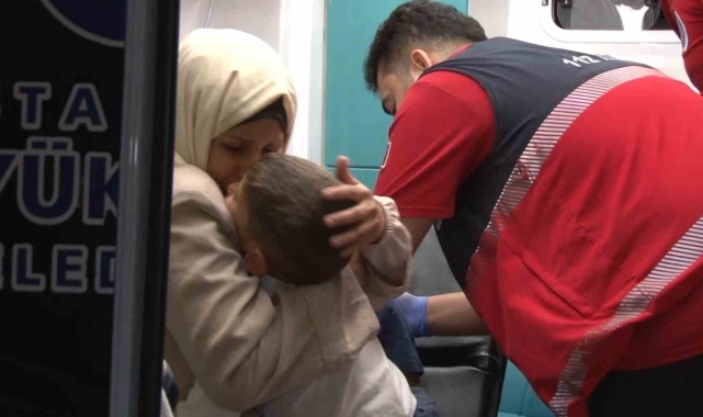 Başakşehir'de çocuklarını rehin alıp camdan sarkıtan baba gözaltına alındı
