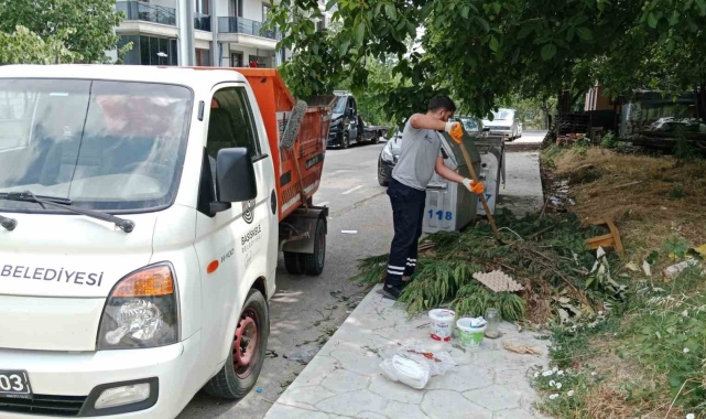 Başiskele'de işlek caddeler su tankerleriyle yıkanıyor