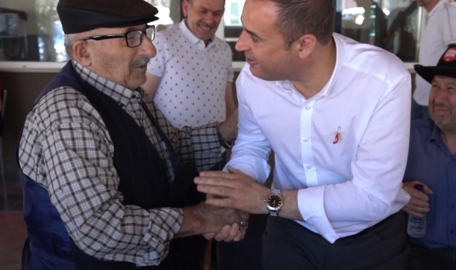 Başkan Akın, bayramı vatandaşlarla iç içe geçiriyor