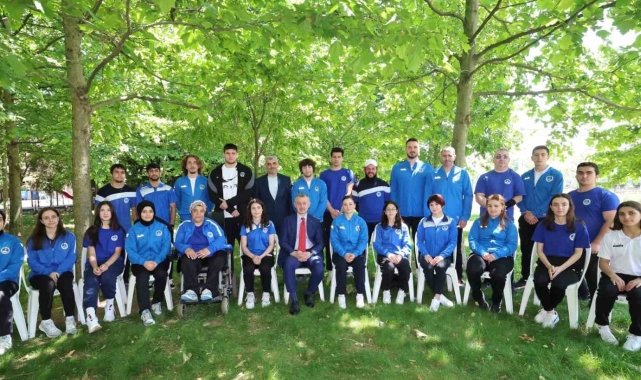 Başkan Büyükakın'dan Kağıtspor'a: "Kocaeli'nin gururu oldunuz"