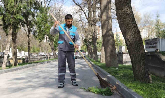 Başkan Büyükkılıç: "Mezarlıklarda bayram hazırlığını tamamladık"