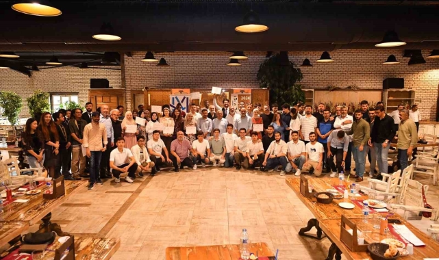 Başkan Büyükkılıç, yabancı uyruklu öğrencilerin bayram ve sertifika sevincine ortak oldu