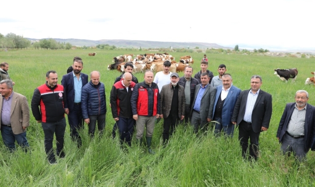 Başkan Çolakbayrakdar, "Kırsal mahallelerde örnek hizmetlere imza atıyoruz"