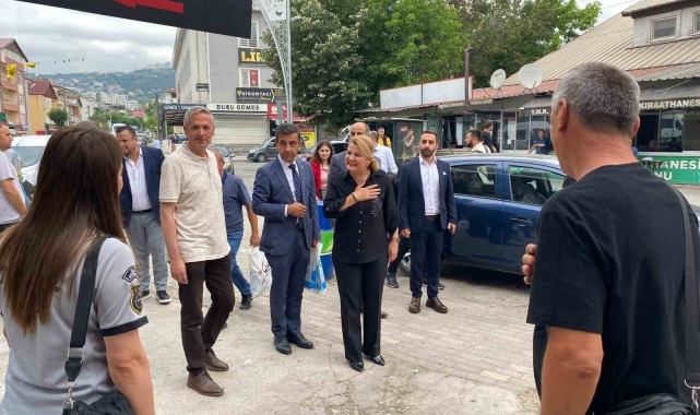 Başkan Hürriyet yeni haftaya işçi duraklarında başladı