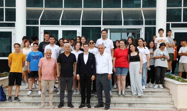 Başkan Mandalinci'den mezun olduğu okula ziyaret