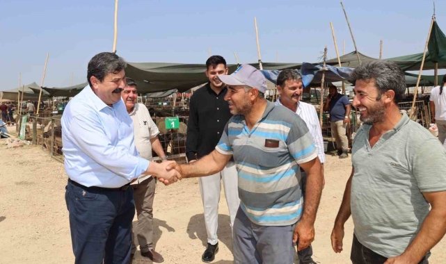 Başkan Yıldız, kurban satış alanlarını ziyaret etti