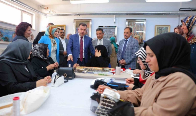 Bayburt'ta yılsonu sergisi açıldı