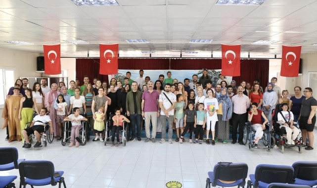 BBKT, BTO Özel Eğitim Uygulama Okulu'nda tiyatro sahneledi