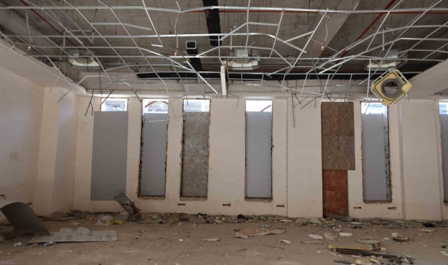 Belediye binası olarak inşa edilen yapı talan edildi: Milyonlarca lira kamu zararı oluştu