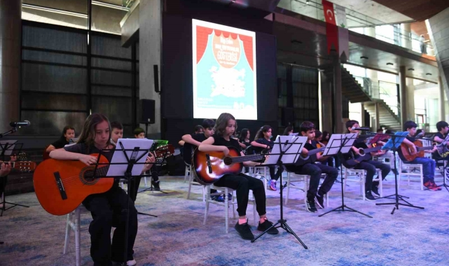 Bilgi Evleri öğrencilerinden yetenek dolu gösteri