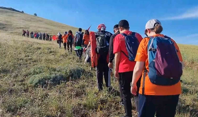 Bin 463 rakımlı Sivri Tepe'nin zirvesinde İsrail protesto edildi