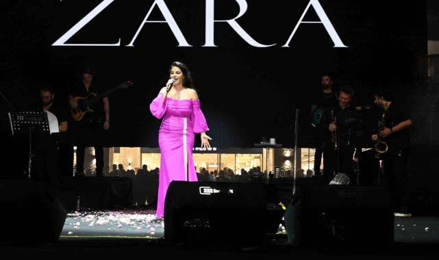 Binlerce Ispartalı, Zara'nın şarkılarıyla doyasıya eğlendi
