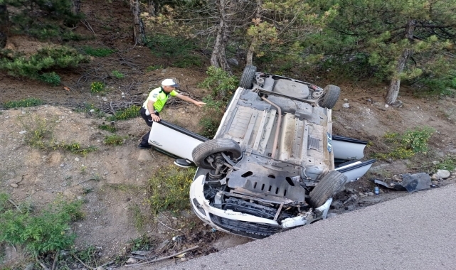 Bolu'da devrilen otomobildeki 3 kişi yaralandı