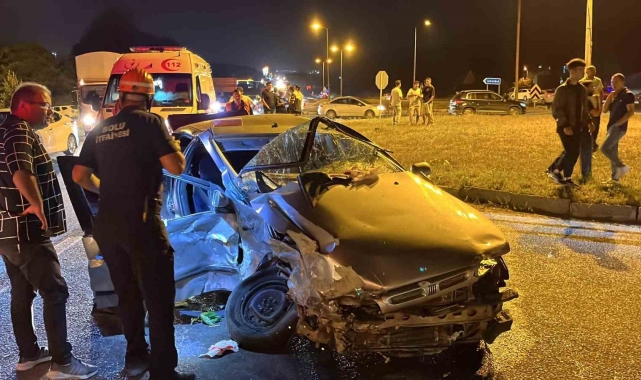 Bolu'da dönel kavşakta feci kaza: 4 yaralı