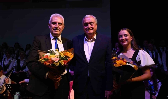 Bozüyük Belediyesi Türk Halk Müziği Korosu'ndan "Yöre Yöre Ezgilerimiz" türkü şöleni