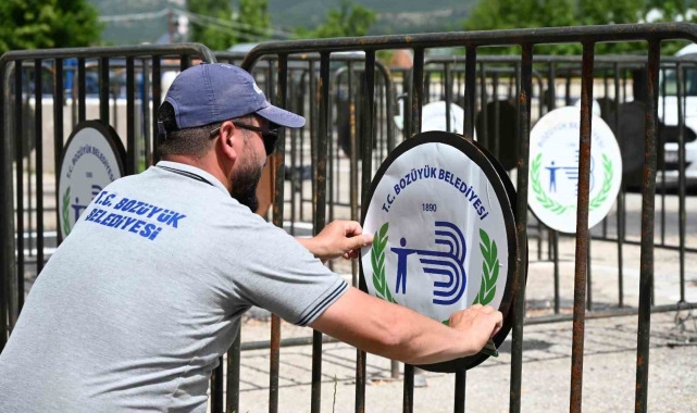 Bozüyük'te kurban satış yerleri hazırlanıyor