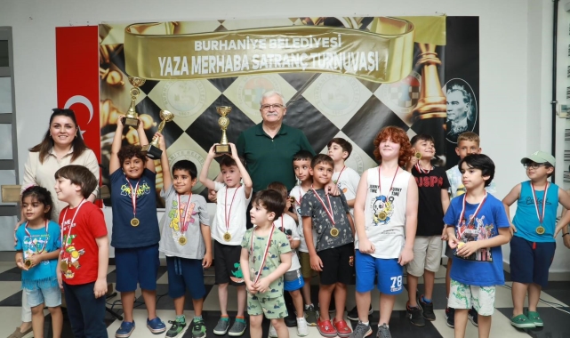 Burhaniye Yaza Merhaba Satranç Turnuvası tamamlandı