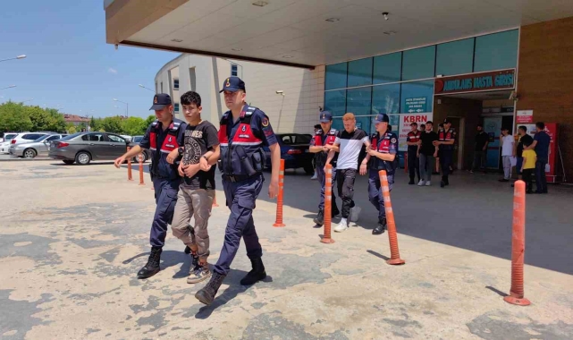 Bursa'da 11 kaçak göçmen sınır dışı edildi