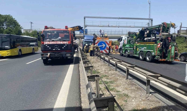 Büyükçekmece TEM'de sıkışmalı trafik kazası: 1 yaralı
