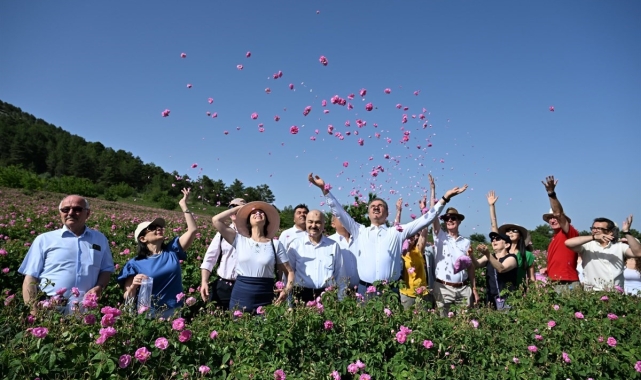 Büyükelçiler Isparta'da gülün yolculuğuna tanıklık etti