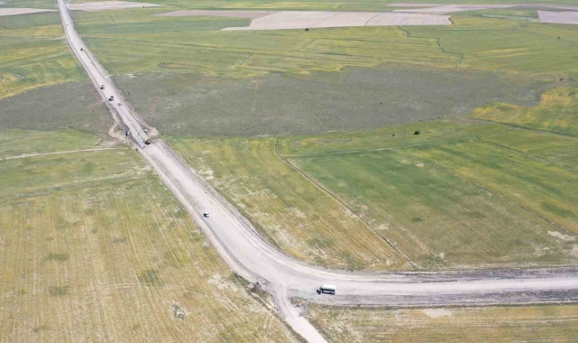 Büyükşehirden Yamula Barajı'na kıyısı olan 3 mahalleye ulaşımı sağlayan yolda 36 milyon TL'lik çalışma