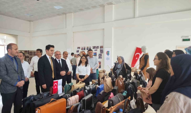 Çal'da öğrenme ve el emeğinin şöleni yapıldı