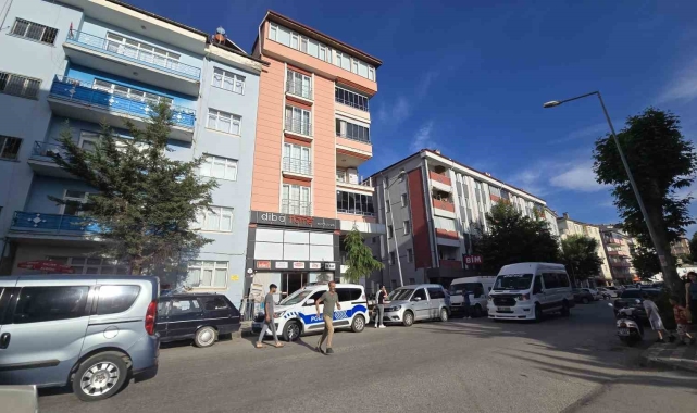 Cam silerken 3. kattan düşen genç kız hayatını kaybetti