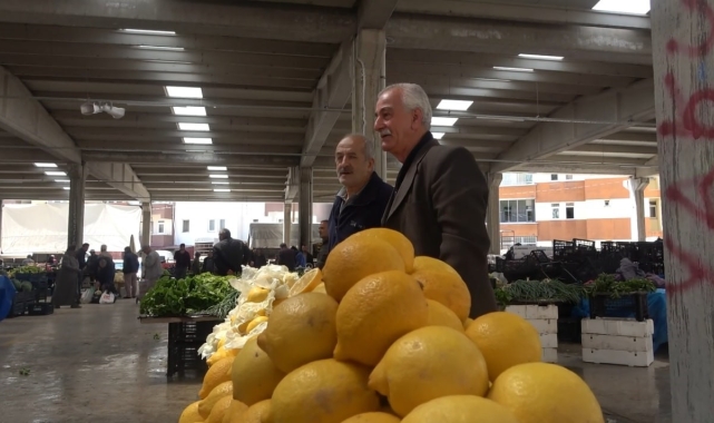 Çayın limonsuz içilmediği Bayburt'ta pazarın zam şampiyonu limon oldu