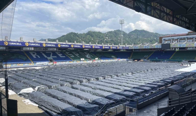 Çaykur Rizespor'un stadının zemini yenileniyor