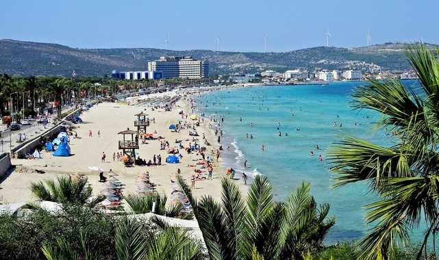 Çeşme, bu bayramda da milyonları ağırlayacak