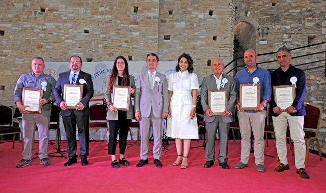 Çeşme'de, "Hayatın Anlamı Kitap" projesinde sezon finali
