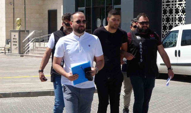 Cinnet geçiren şahıs kayınpederini öldürdü, eşini ve 3 kişiyi yaraladı