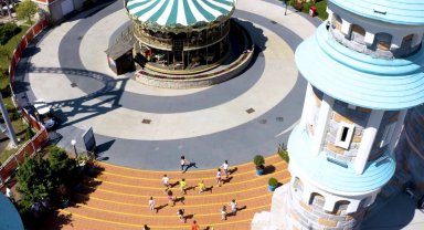 Çocuklar Bayramın tadını yine Vialand'da çıkardı