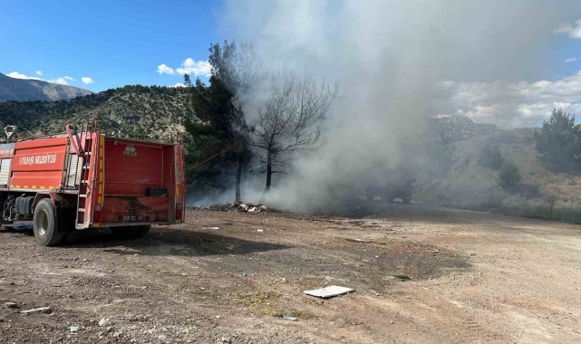 Çöp dökülen alanda yangın çıktı