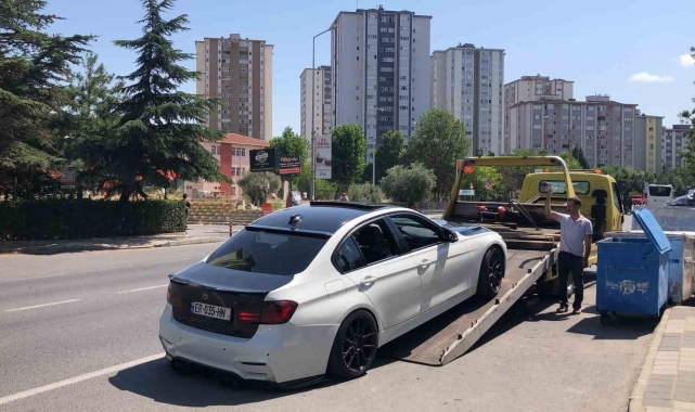 Çorlu'da abartı egzoz takan sürücüye 6 bin 439 TL ceza kesildi