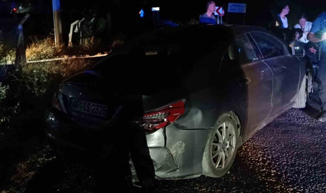 Çorum'da iki otomobil çarpıştı: 1'i çocuk 4 yaralı