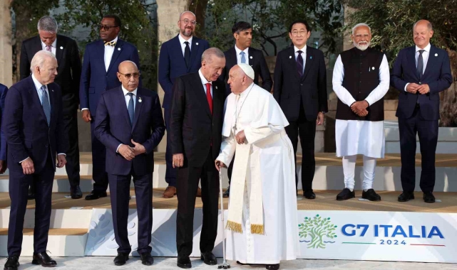 Cumhurbaşkanı Erdoğan, G7 Zirvesi aile fotoğrafı çekimine katıldı