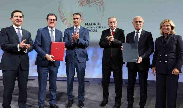 Cumhurbaşkanı Recep Tayyip Erdoğan, Türkiye-İspanya İş Forumu'nda yaptığı konuşmada, "Türkiye ekonomisi geçen yıl yaşadığı deprem felaketine rağmen toparlanma sürecini başarıyla devam ettiriyor" dedi.