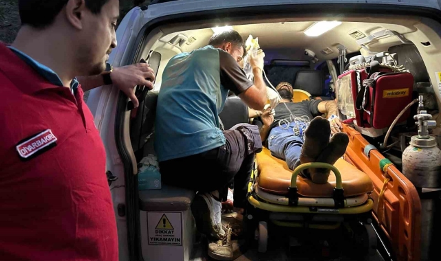 Dağda rahatsızlanan çoban 9 saatlik zorlu çalışma ile hastaneye sevk edildi