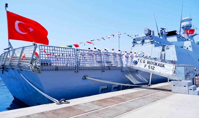 Deniz Kuvvetleri Komutanlığının göz bebeği TCG Büyükada, Kurban Bayramı'nda nöbette
