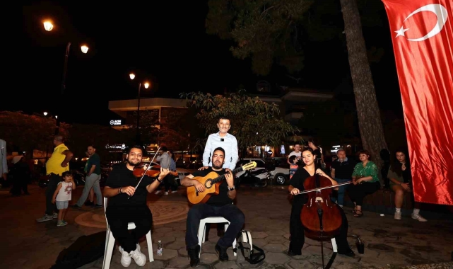 Denizli'nin sokak, park ve meydanlarında kültür sanat rüzgarı esiyor