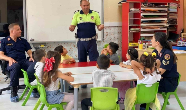 Didim'de 62 öğrenci "trafik dedektifi" oldu