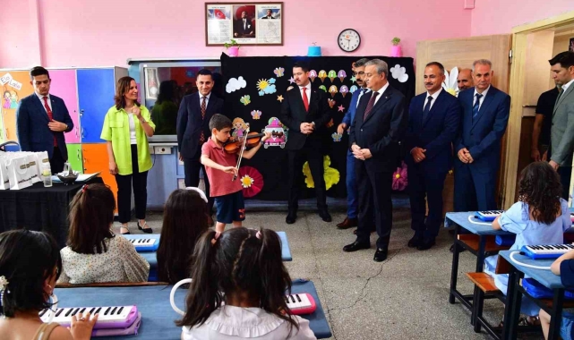 Diyarbakır'da 483 bin 455 öğrenci karne sevinci yaşadı