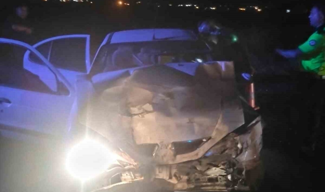 Diyarbakır'da iki otomobilin çarpıştığı kazada 4 kişi yaralandı