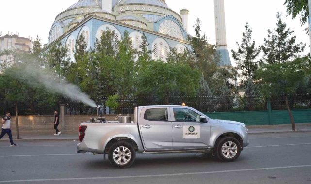 Diyarbakır'da ilaçlama çalışmaları aralıksız devam ediyor
