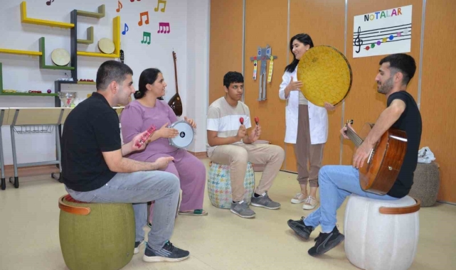Diyarbakır'da özel gereksinimli bireyler Aktif Yaşam Merkezi'yle engelleri aşıyor