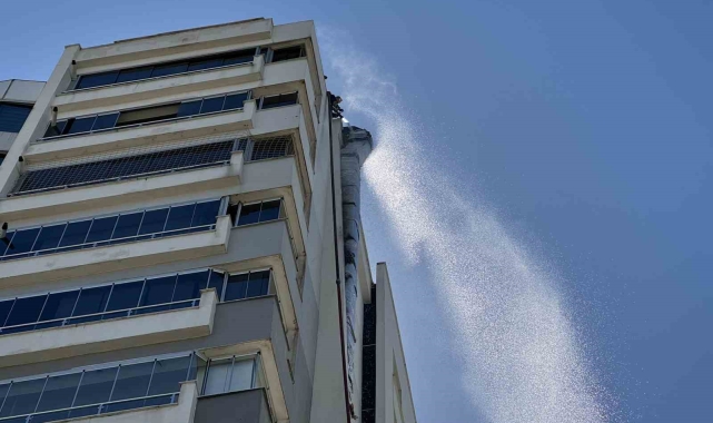 Diyarbakır'da restoranın bacasında çıkan yangın söndürüldü
