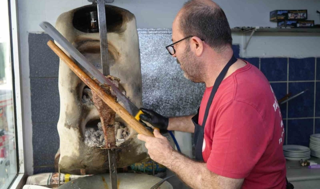 Döner tartışmasına Kastamonulu 4. kuşak döner ustasından cevap: "Kulvarlarımız çok farklı, kendilerini bizlerle kıyaslamaları anlamsız"