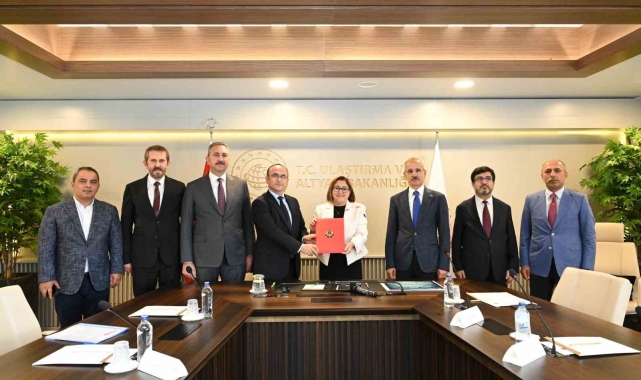 Dülük Tüneli için imzalar atıldı