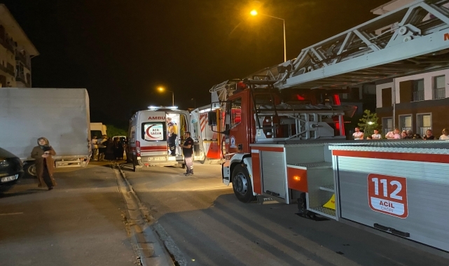 Düzce'de merdiven boşluğunda yanan kartonlardan çıkan dumandan 7 kişi etkilendi
